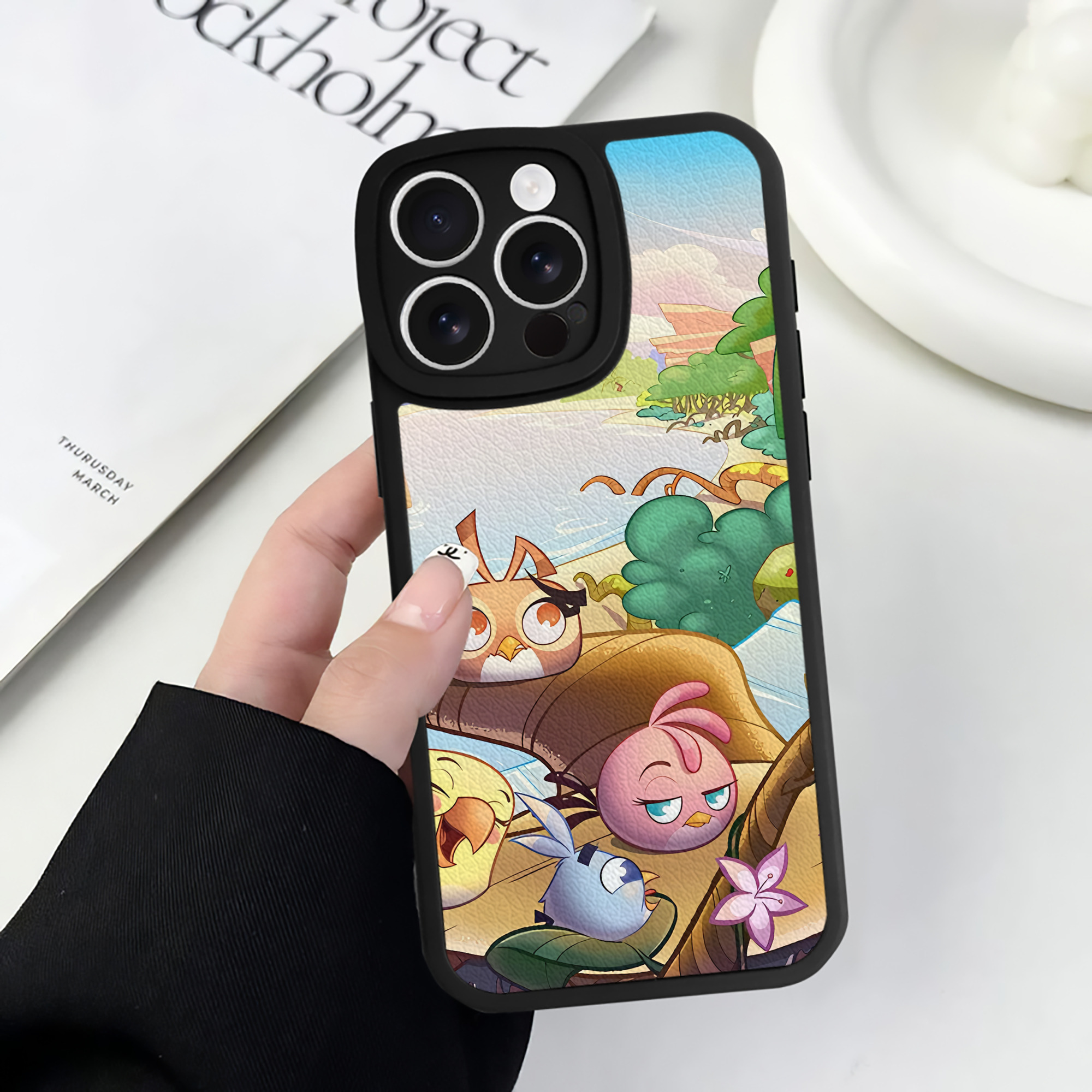 （画像用） Angry Birds アングリーバード 【iPhone 16シリーズ対応】シリコンスマホケース（レザー調） 材質：シリコン